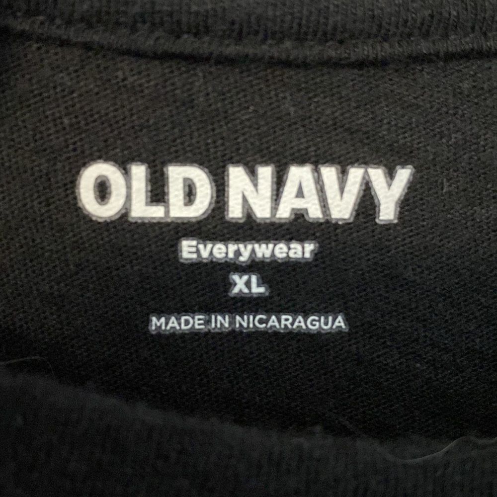Raised by waves black graphic tee size XL - Picture 3 of 3